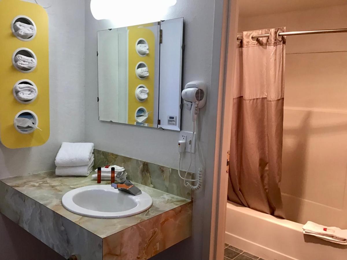 Travelodge Inn & Suites By Wyndham Missoula University Park ภายนอก รูปภาพ