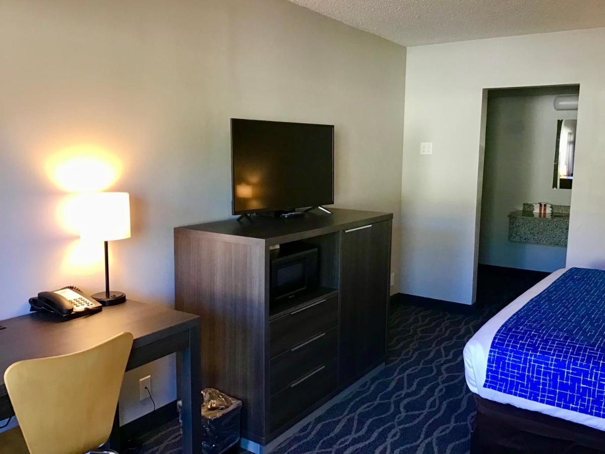 Travelodge Inn & Suites By Wyndham Missoula University Park ภายนอก รูปภาพ