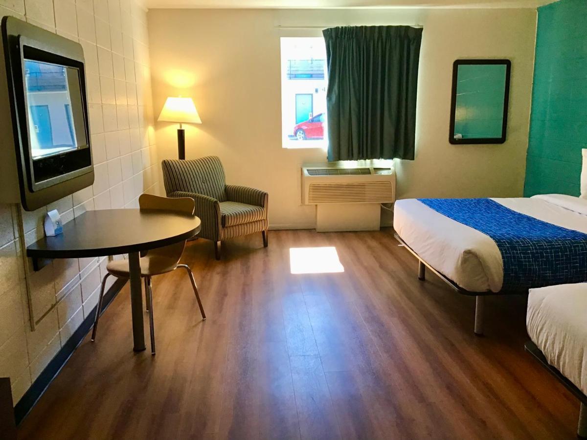 Travelodge Inn & Suites By Wyndham Missoula University Park ภายนอก รูปภาพ